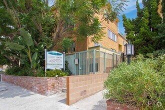 Building Photo - 1444 Centinela Ave