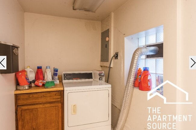 Photo - 1627 N Winchester Ave Apartment