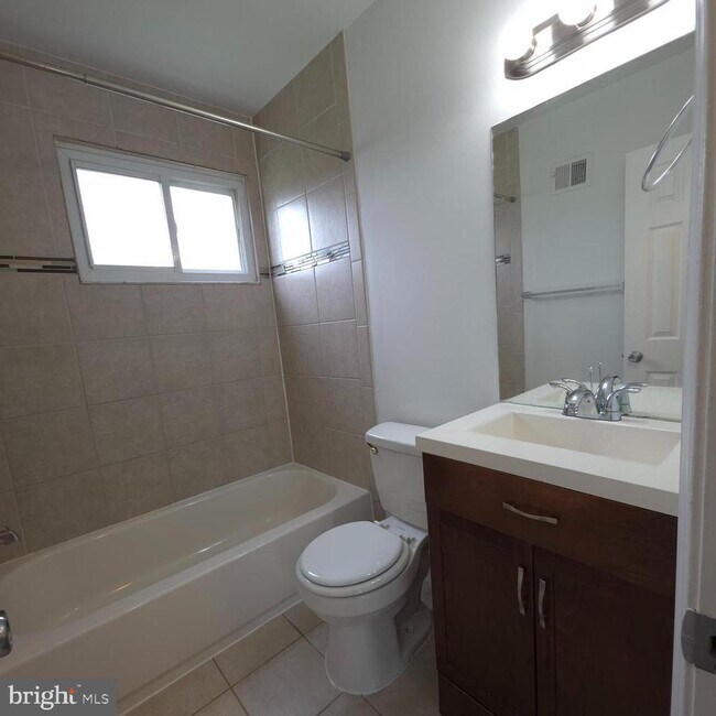 Foto del edificio - 2528 Iverson St
