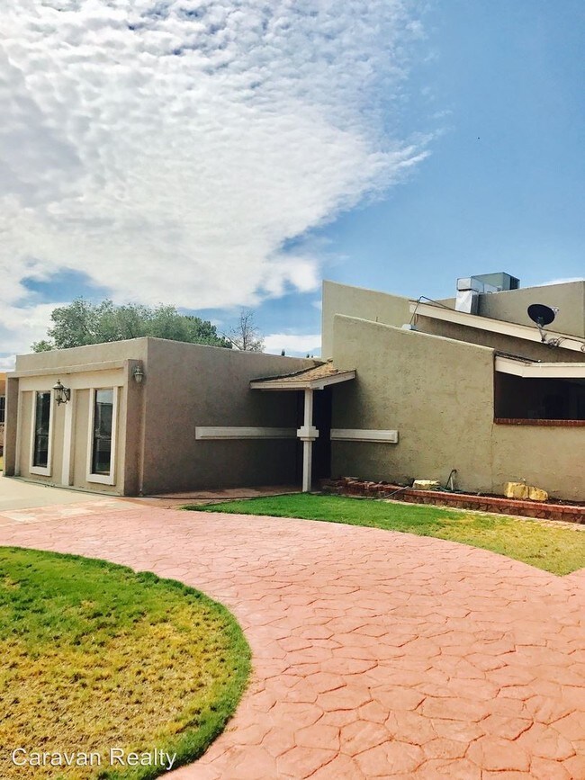 Building Photo - 10746 Fury Ln