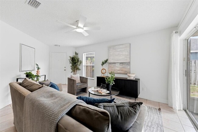 Foto del edificio - 6048 Sand Key Ln