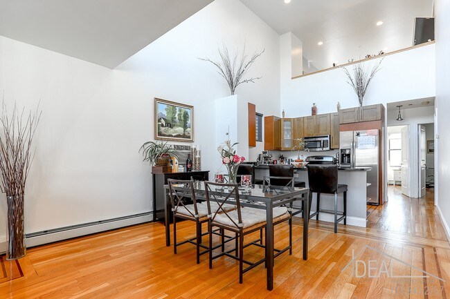Foto del edificio - 76 Jefferson Street #4R