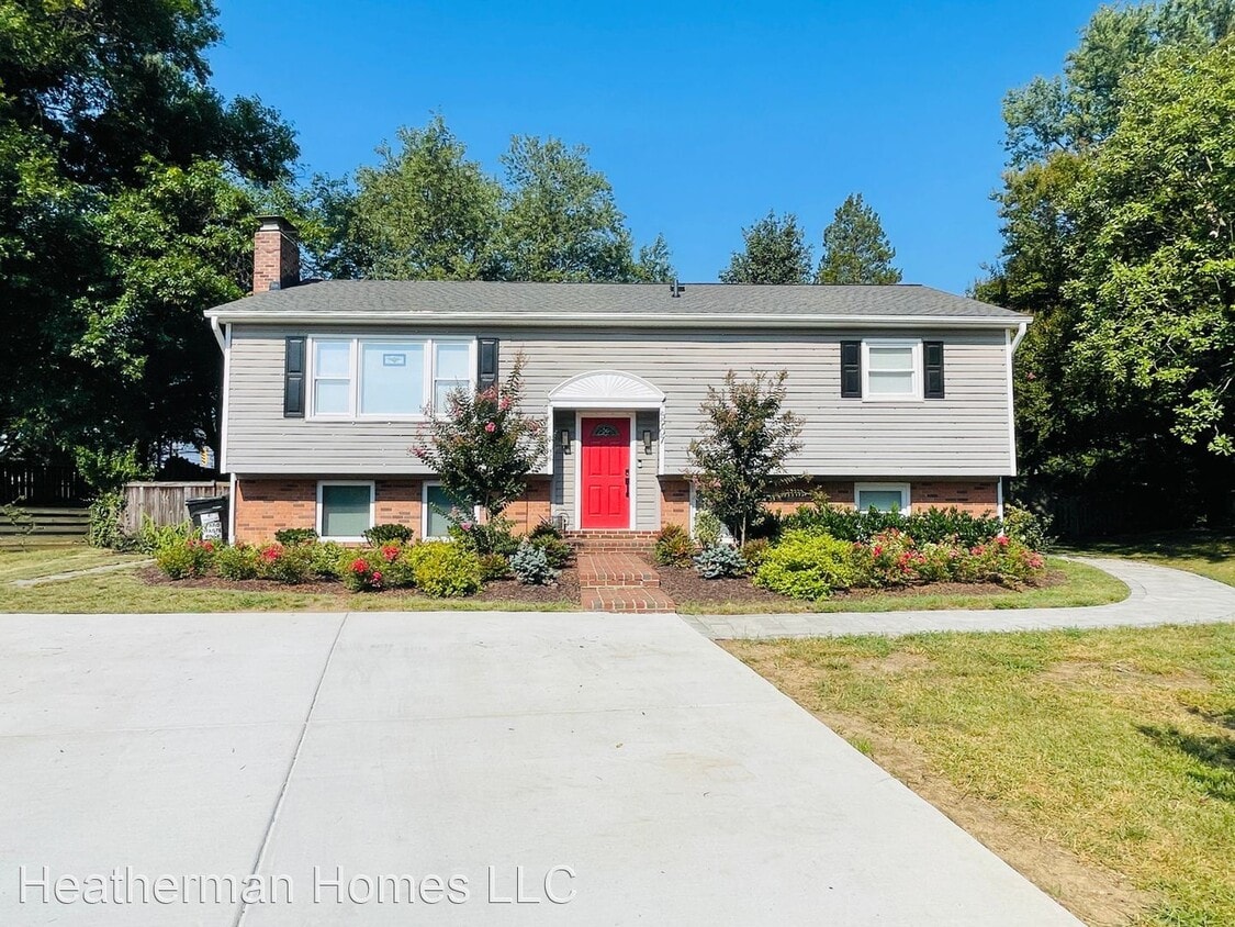 5 br, 3.5 bath House 5907 Wivenhoe Court House Rental in Alexandria