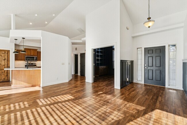 Foto del edificio - 1661 W Puzzle Crk Ct