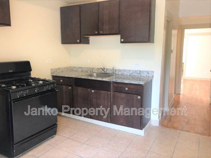 Foto principal - 610 E 71st St