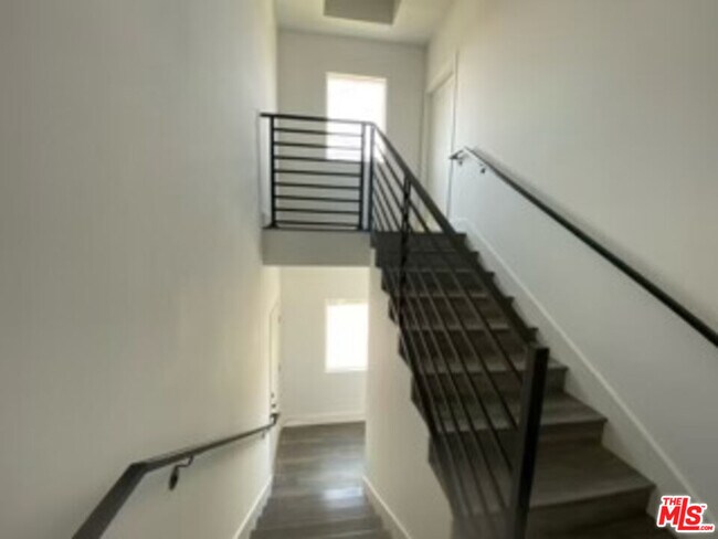 Foto del edificio - 10455 Etiwanda Ave