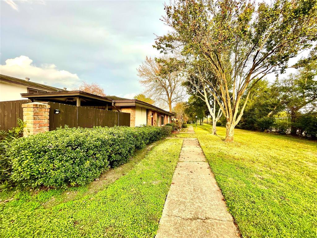 12010 Mighty Oak Dr Unit A, Houston, TX 77066 Condo for Rent in