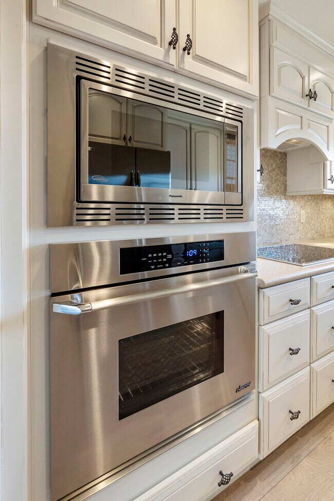 Stainles Steel Appliances - 11515 N 91st St