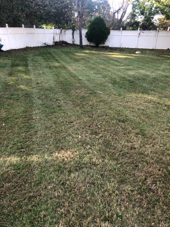 Building Photo - 39 Charles Ave