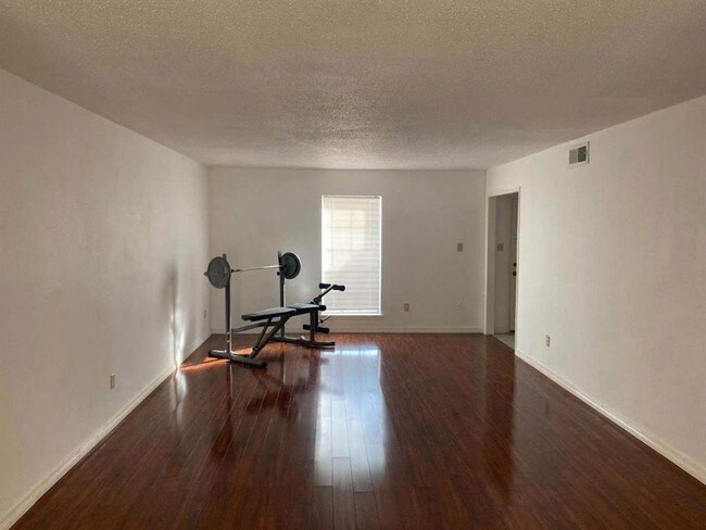 Foto del edificio - 7208 S Gessner Rd