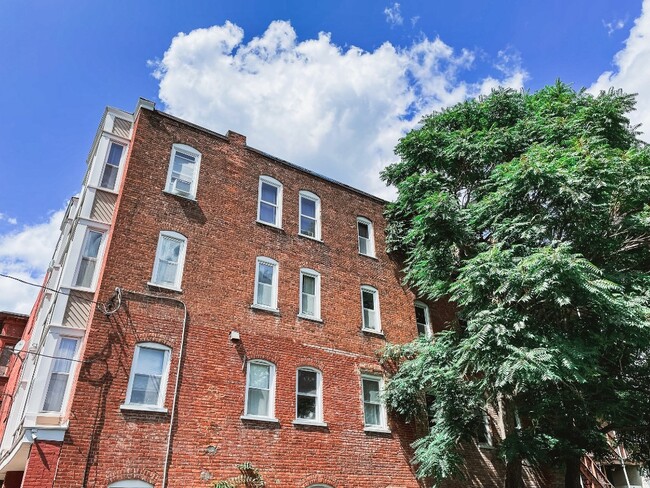 Building Photo - 24 Centenary St