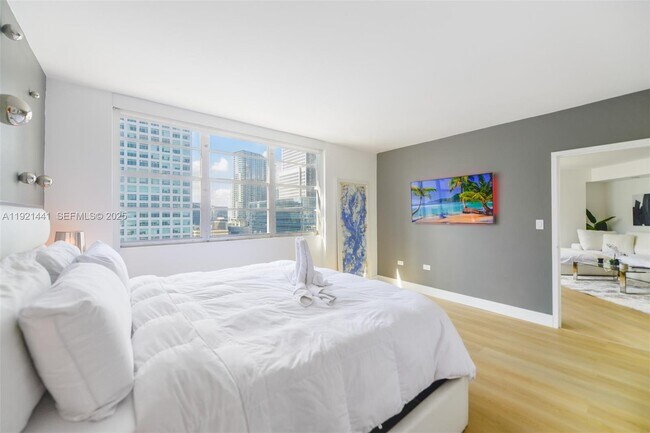 Foto del edificio - 801 Brickell Bay Dr