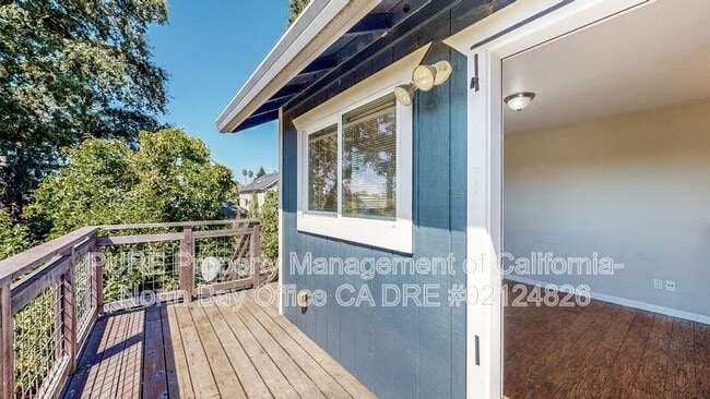 Building Photo - 1445 Corby Ave