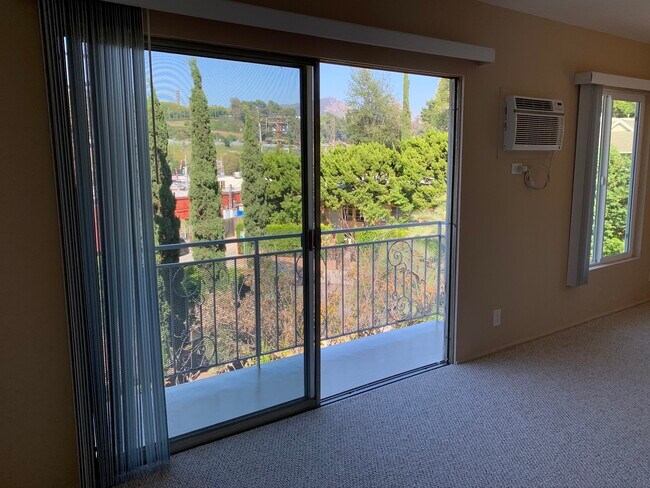 Balcony - 3661 Regal Pl
