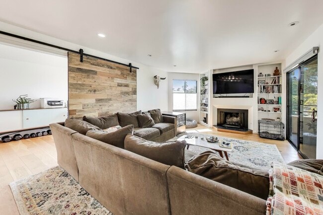 Building Photo - 208 N Lake Merced Hills