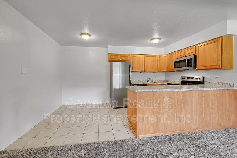 Foto principal - 3663 S Sheridan Blvd