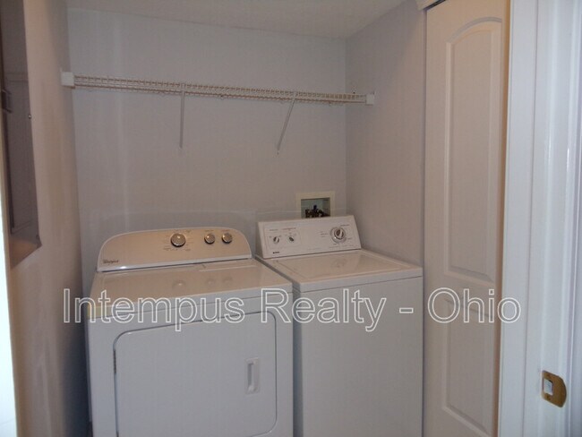 Foto del edificio - 8057 Crane's Crossing Dr