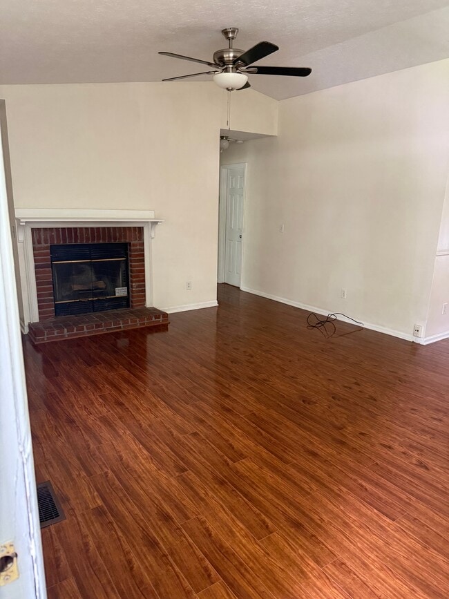 Building Photo - 134 Pine Haven Dr