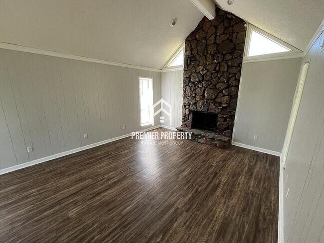 Building Photo - 3525 Chevron Cove