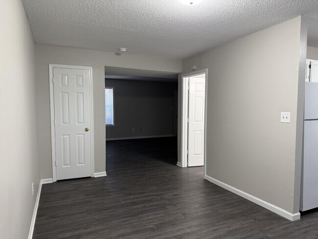 Foto del edificio - 2216 Live Oak Ln