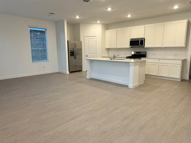 Building Photo - 2412 Conroe Rd