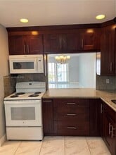 Building Photo - 215 SE 3rd Ave