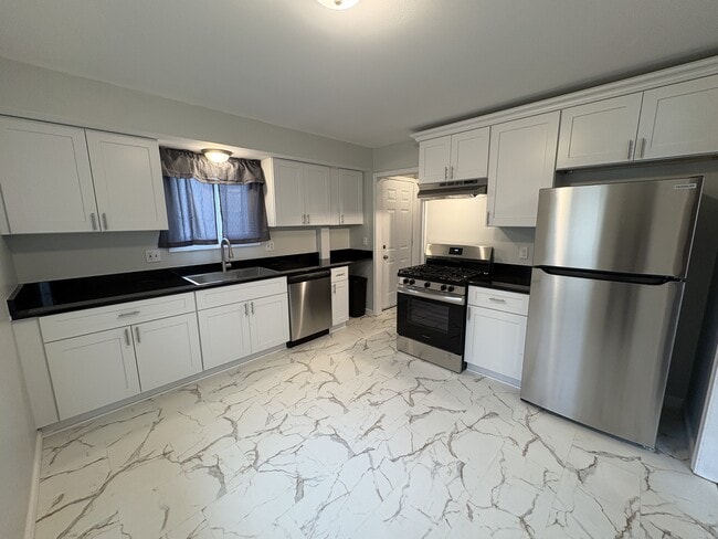 Building Photo - 20975 Poinciana St