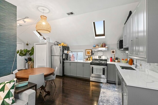 Building Photo - 2518 N Campbell Ave