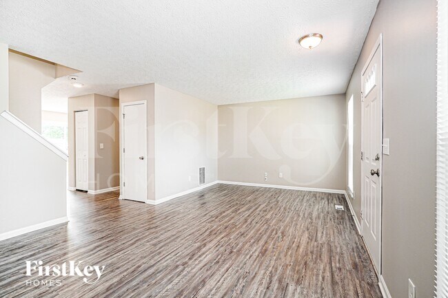 Foto del edificio - 7272 Moonbay Ct