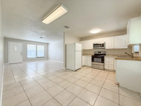 Building Photo - 2024 Major Dr
