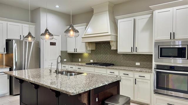 Building Photo - 6913 Helena Way