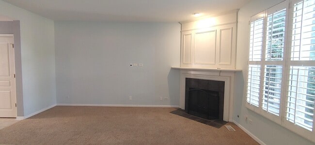 Foto del edificio - 564 Woods Creek Ln