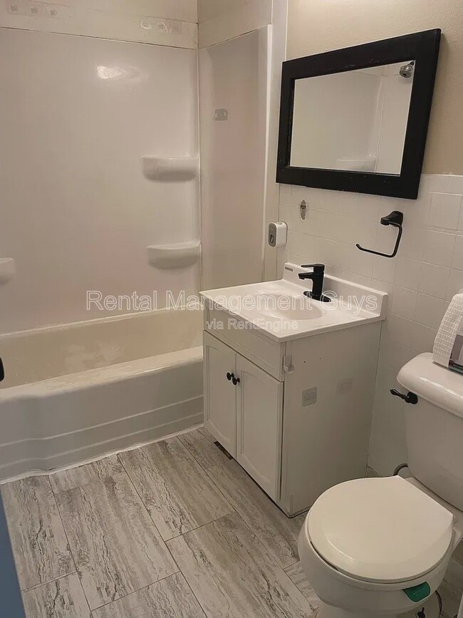 Building Photo - 1219 Oxford St