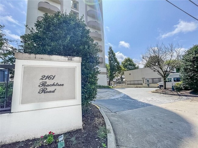 Foto del edificio - 2161 Peachtree Rd