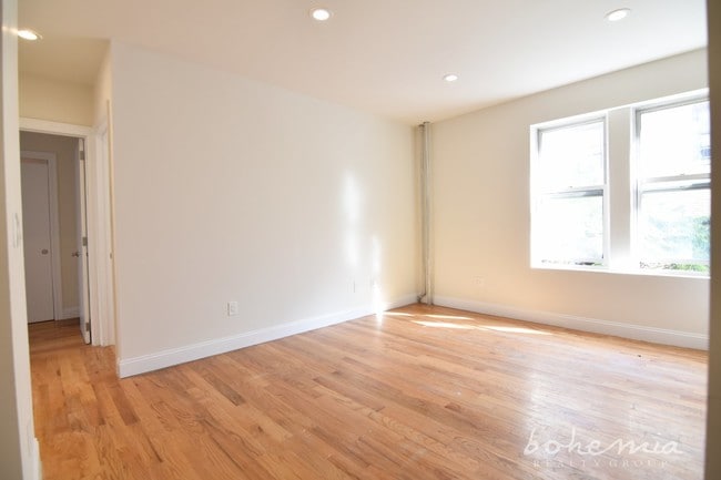 Building Photo - 605 W 141st St