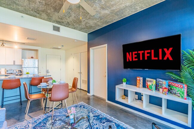 Building Photo - 333 E Roosevelt St