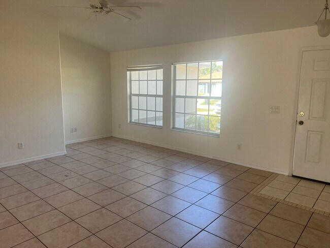 Foto del edificio - 3 br, 2 bath House - 4598 Trojan St