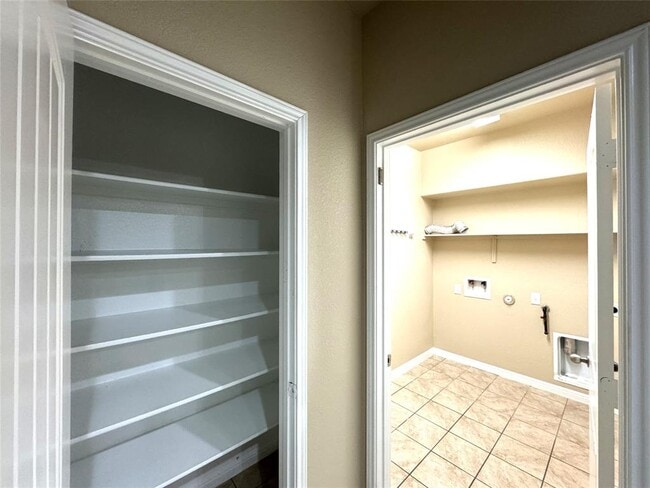 Foto del edificio - 1429 Maier Dr