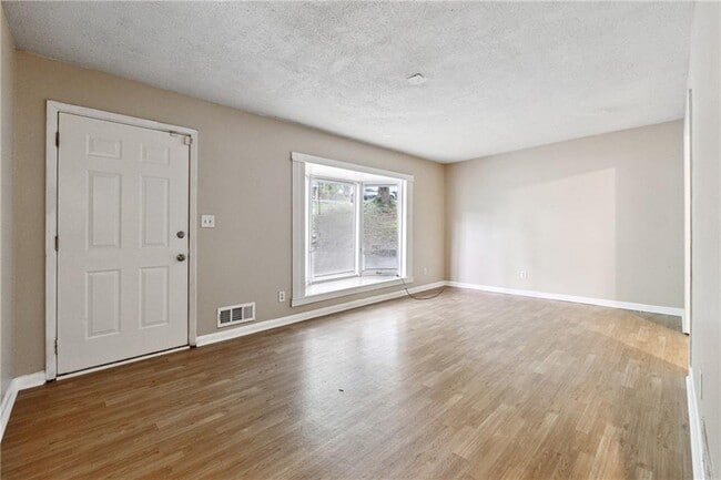 Building Photo - 5786 Deerfield Trail