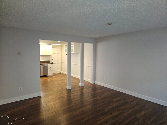 Foto del edificio - 1906 Rockefeller Ln