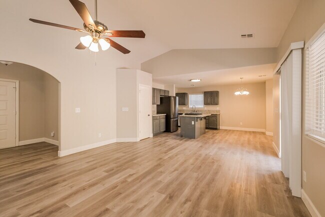Foto del edificio - 1137 Shady Run Terrace