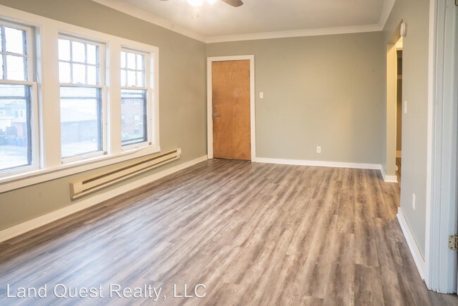 Building Photo - 1 br, 1 bath Apartment - 1137 Valley Dr.