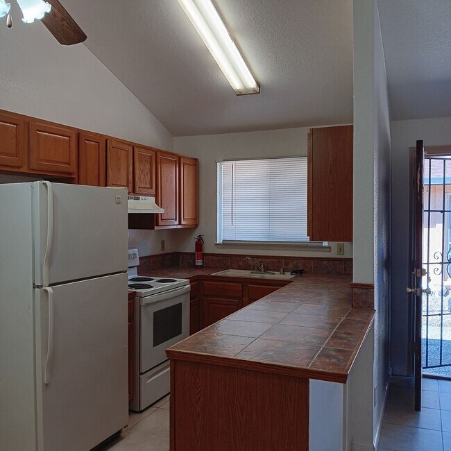 Building Photo - 891 St Andrews Dr