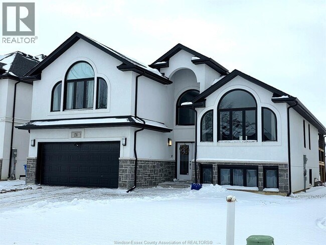 Building Photo - 21 Noble CRT