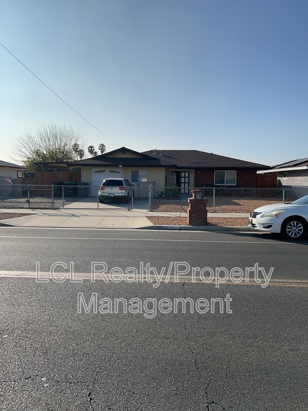 Foto principal - 735 S Gilbert St