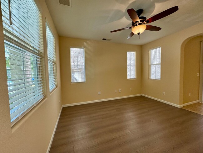Building Photo - Adorable Home Available in Rancho Cordova ...