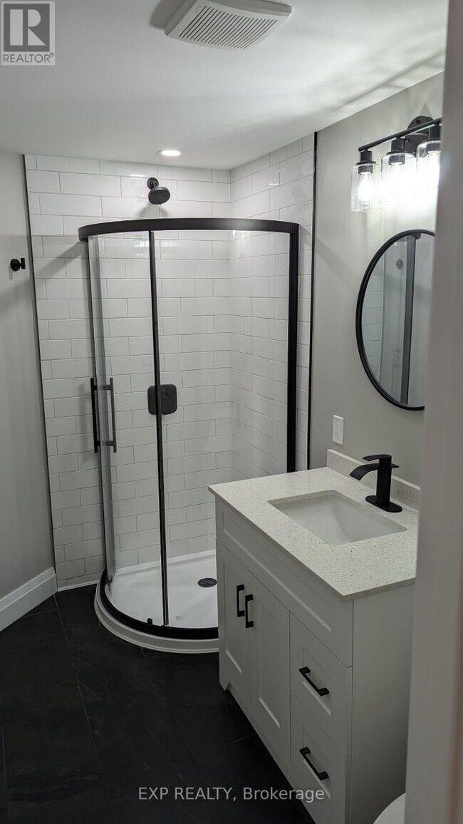 Photo du bâtiment - 260 Westwood Ave