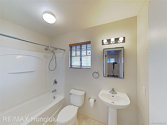 Building Photo - 3 br, 2.5 bath House - 91-546 Makalea St #...