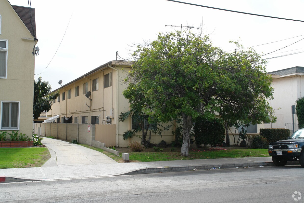 Foto del edificio - 514 E Palmer Ave