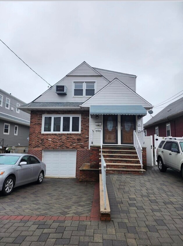 13 Delmar Rd Unit 2, Jersey City, NJ 07305 Condo for Rent in Jersey